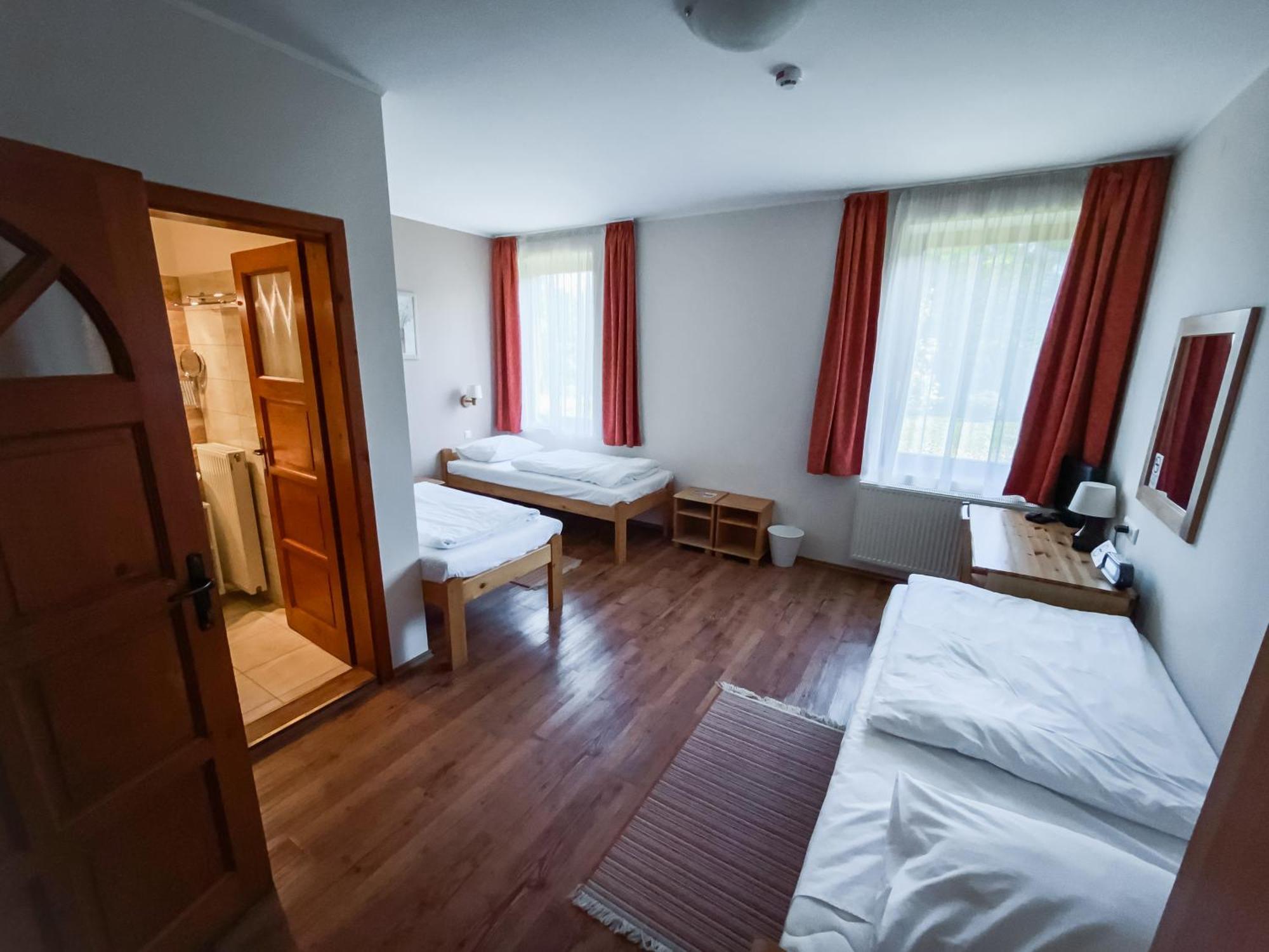 Anna Panzio Hotel Dunavarsány Exterior foto